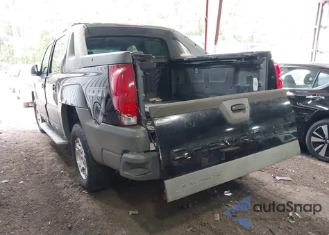 2002 Chevrolet Avalanche 1500 из США, поврежденный, VIN 3GNEK13TX2G201292